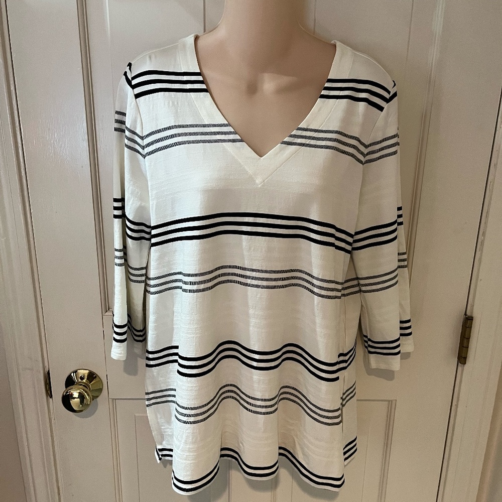JJill Wherever Collection White and Black stripe Tunic Top with 3/4 sleeves NWOT